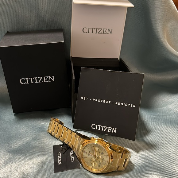 Men’s Citizen Watch still in plastic and box brand new never worn. - Picture 8 of 9